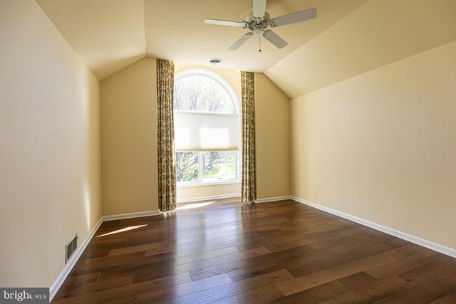 1077 FIDDLERS ROAD, Chambersburg, PA 17202