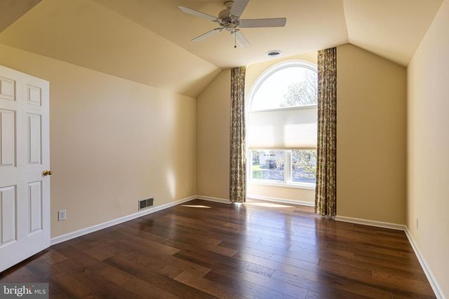1077 FIDDLERS ROAD, Chambersburg, PA 17202