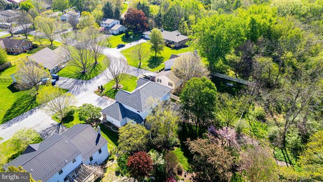 1077 FIDDLERS ROAD, Chambersburg, PA 17202