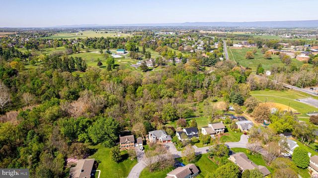 1077 FIDDLERS ROAD, Chambersburg, PA 17202