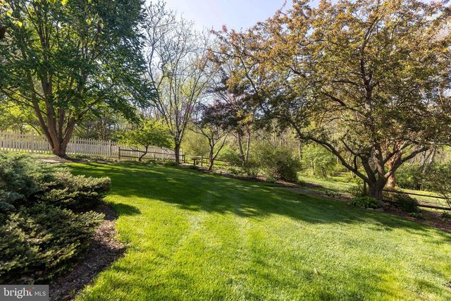 1077 FIDDLERS ROAD, Chambersburg, PA 17202