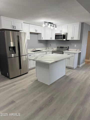 3619 W GRISWOLD Road, Phoenix, AZ 85051