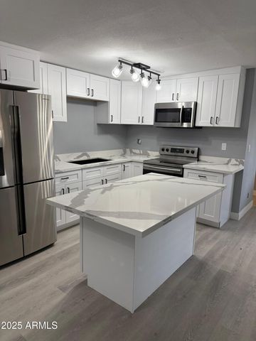 3619 W GRISWOLD Road, Phoenix, AZ 85051