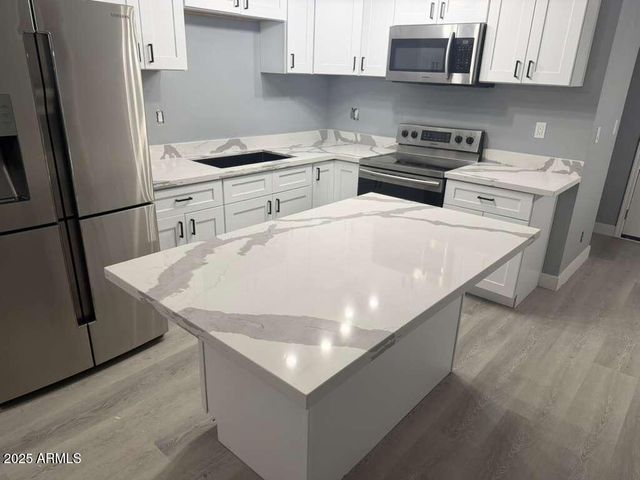 3619 W GRISWOLD Road, Phoenix, AZ 85051