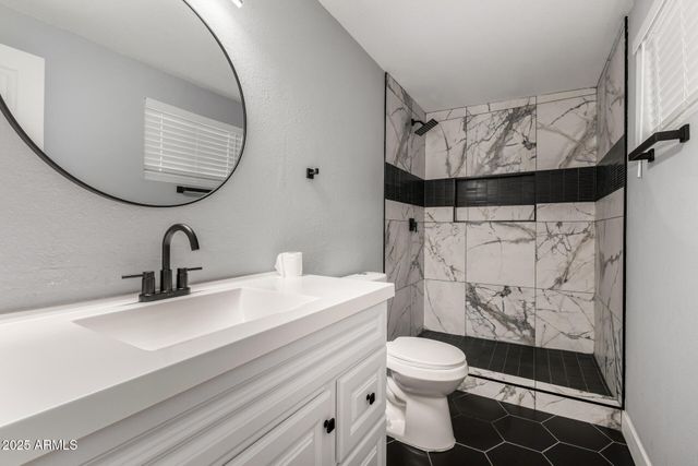 3619 W GRISWOLD Road, Phoenix, AZ 85051