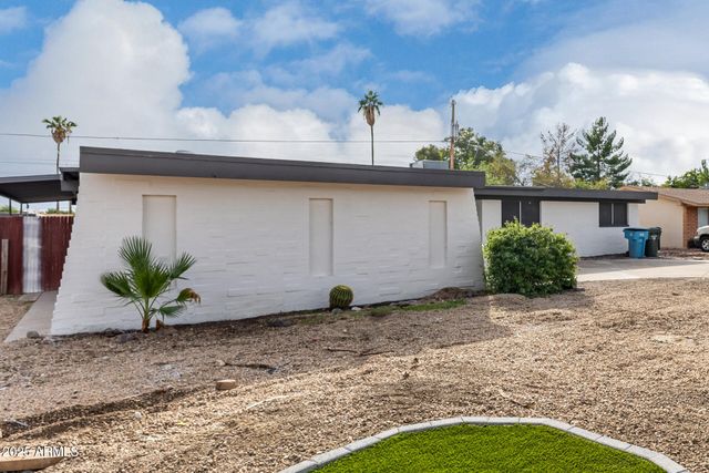 3619 W GRISWOLD Road, Phoenix, AZ 85051