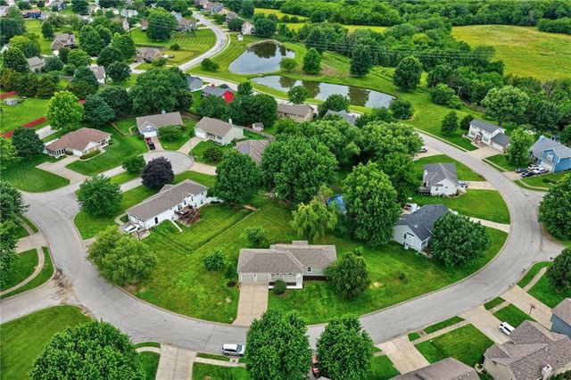 701 Horseshoe Drive, Pleasant Hill, MO 64080