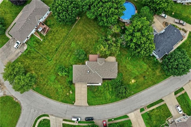 701 Horseshoe Drive, Pleasant Hill, MO 64080