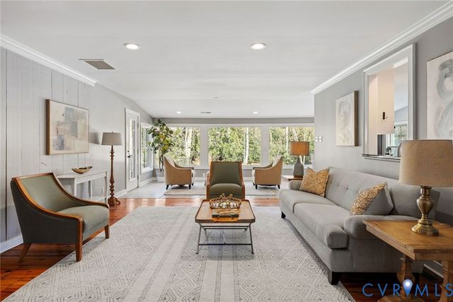 9804 Kingsbridge Rd, Henrico, VA 23238