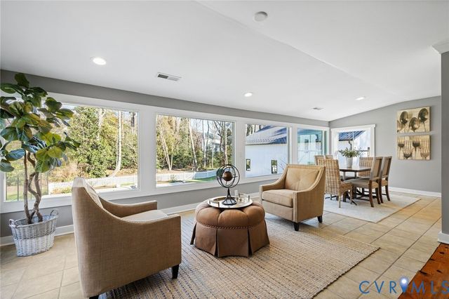 9804 Kingsbridge Rd, Henrico, VA 23238