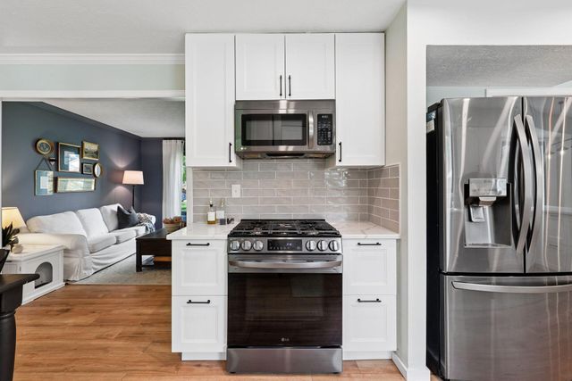 8888 Chateau Drive NW, Pickerington, OH 43147