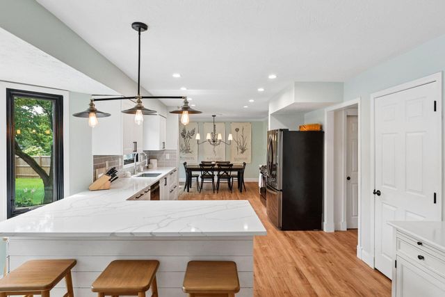 8888 Chateau Drive NW, Pickerington, OH 43147