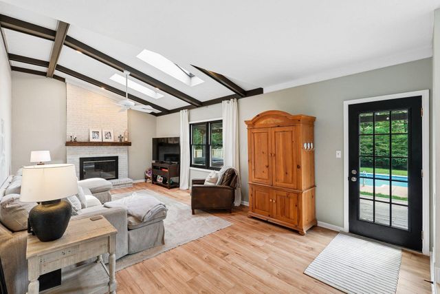 8888 Chateau Drive NW, Pickerington, OH 43147