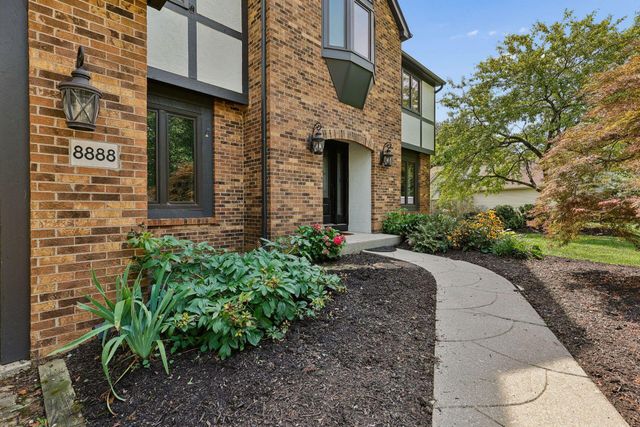 8888 Chateau Drive NW, Pickerington, OH 43147