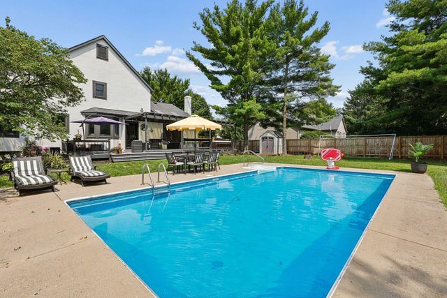 8888 Chateau Drive NW, Pickerington, OH 43147