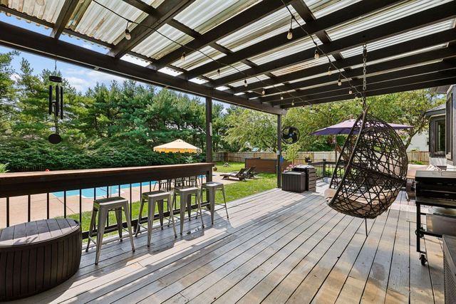 8888 Chateau Drive NW, Pickerington, OH 43147
