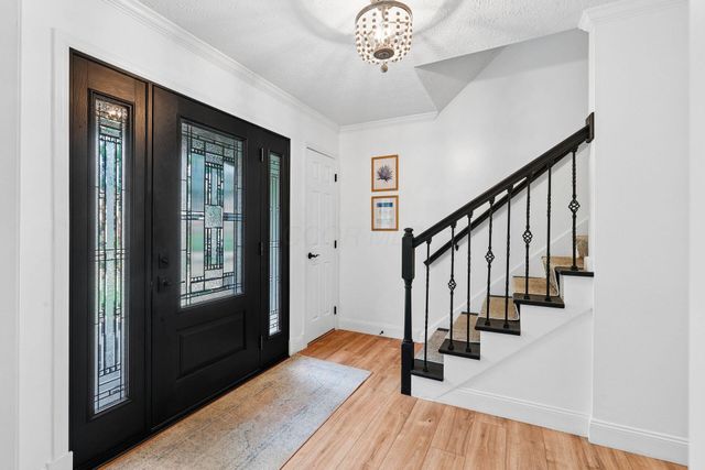8888 Chateau Drive NW, Pickerington, OH 43147