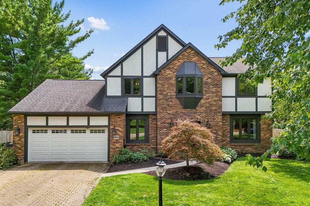 8888 Chateau Drive NW, Pickerington, OH 43147