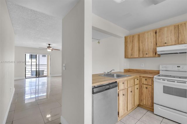 841 NE 207th Ln 3-201, Miami, FL 33179