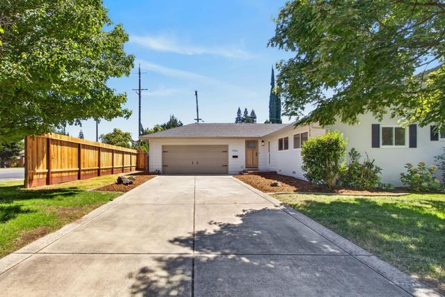 1056 Entrada Rd, Sacramento, CA 95864