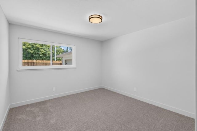 1056 Entrada Rd, Sacramento, CA 95864