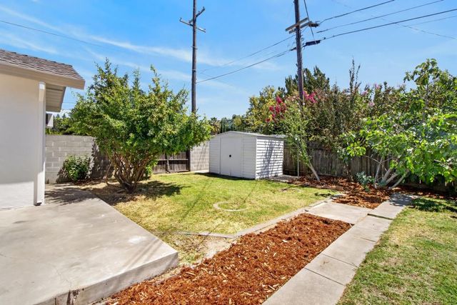 1056 Entrada Rd, Sacramento, CA 95864
