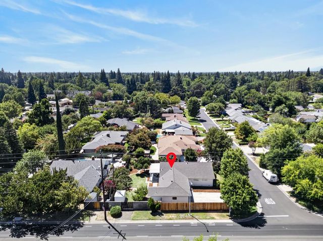 1056 Entrada Rd, Sacramento, CA 95864