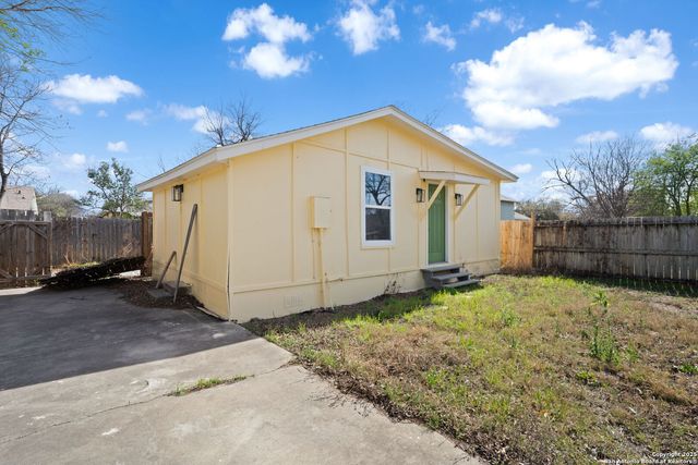414 Wharton, San Antonio, TX 78210
