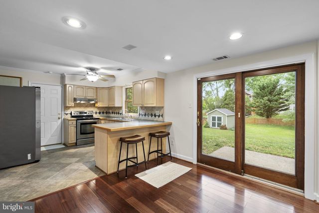 12754 KINSHIP DR, Herndon, VA 20171