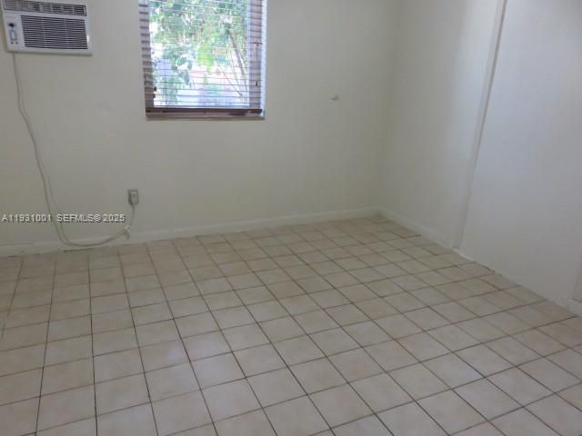 2820 SW 16th Ter EFF, Miami, FL 33145