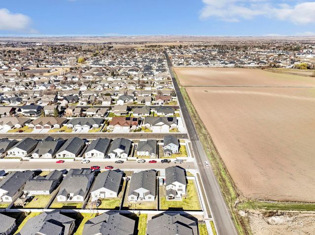 2786 Whitebark Ln, Twin Falls, ID 83301