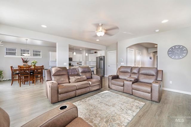 2786 Whitebark Ln, Twin Falls, ID 83301