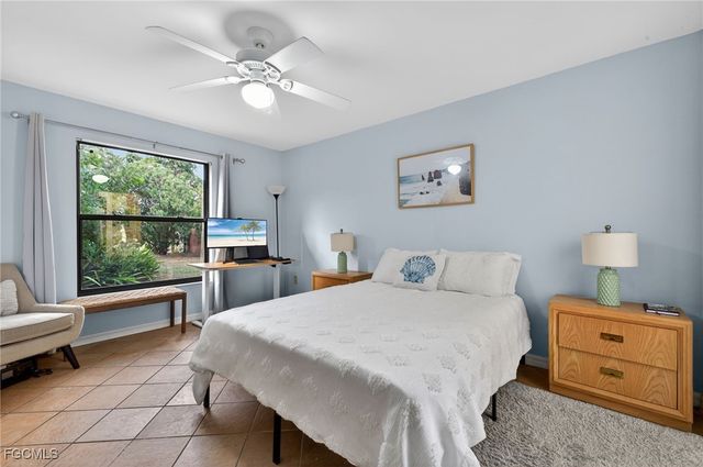 1224 NE 4th PL, Cape Coral, FL 33909