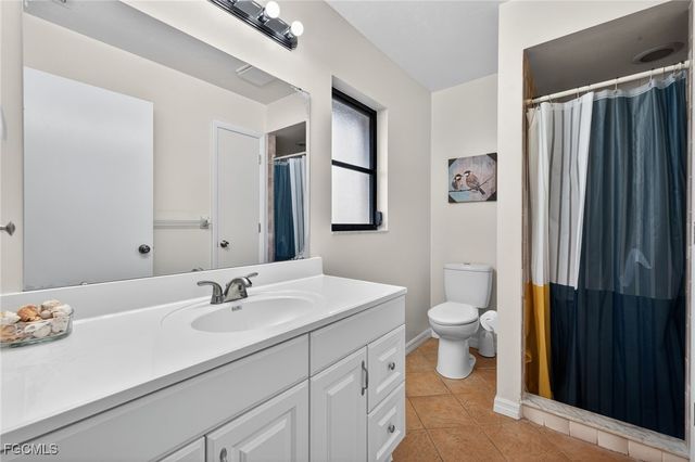 1224 NE 4th PL, Cape Coral, FL 33909