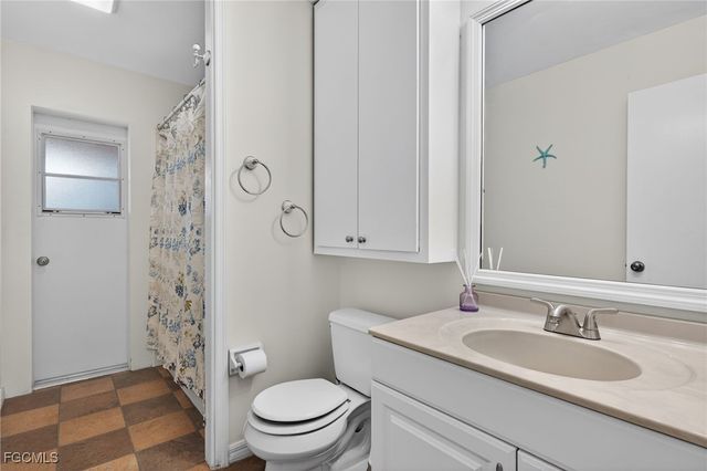 1224 NE 4th PL, Cape Coral, FL 33909