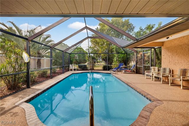 1224 NE 4th PL, Cape Coral, FL 33909