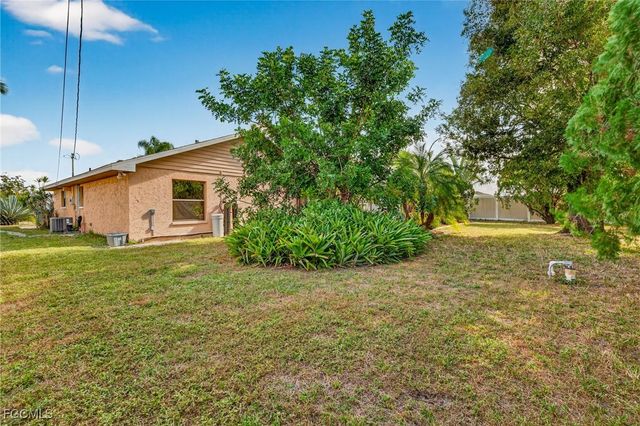 1224 NE 4th PL, Cape Coral, FL 33909