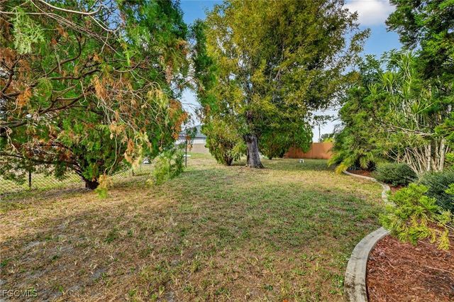 1224 NE 4th PL, Cape Coral, FL 33909