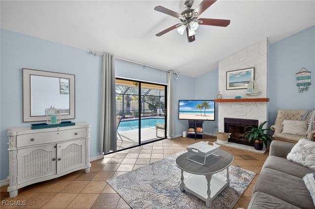 1224 NE 4th PL, Cape Coral, FL 33909