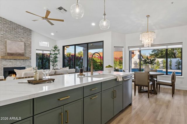 10737 E TERRA Drive, Scottsdale, AZ 85258