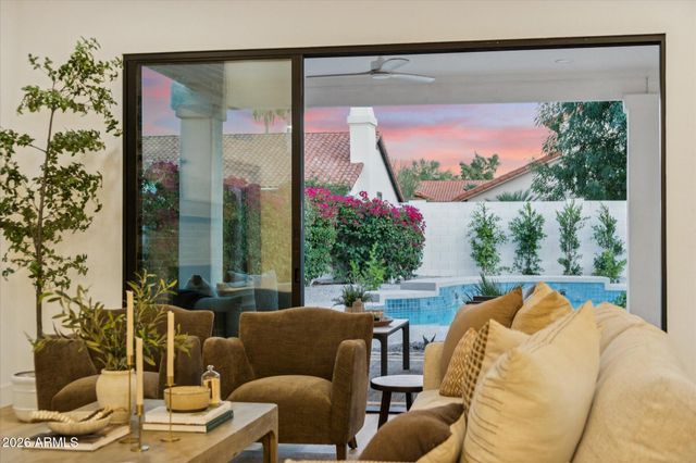 10737 E TERRA Drive, Scottsdale, AZ 85258