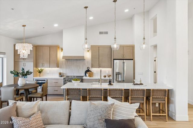 10737 E TERRA Drive, Scottsdale, AZ 85258