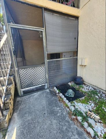 15619 SW 73rd Cir Terrace 109, Miami, FL 33193