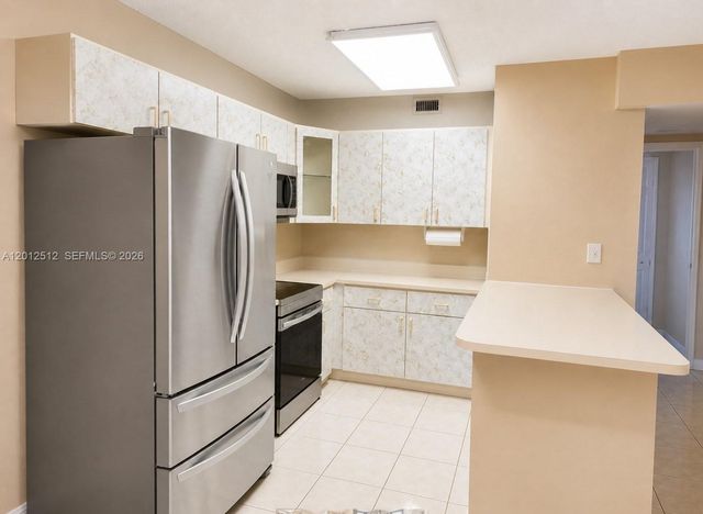 15619 SW 73rd Cir Terrace 109, Miami, FL 33193