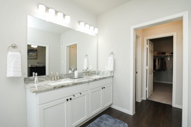 2401 Sequoia Grove Drive, Rosharon, TX 77583