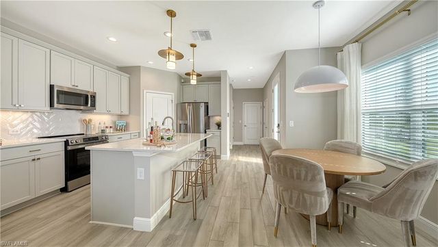 5034 Draco CIR, Naples, FL 34120