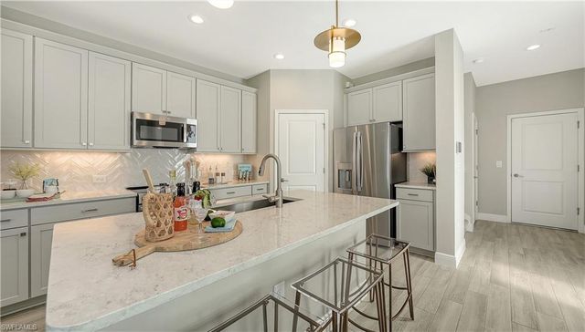 5034 Draco CIR, Naples, FL 34120