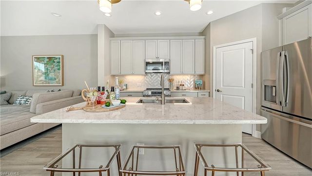 5034 Draco CIR, Naples, FL 34120