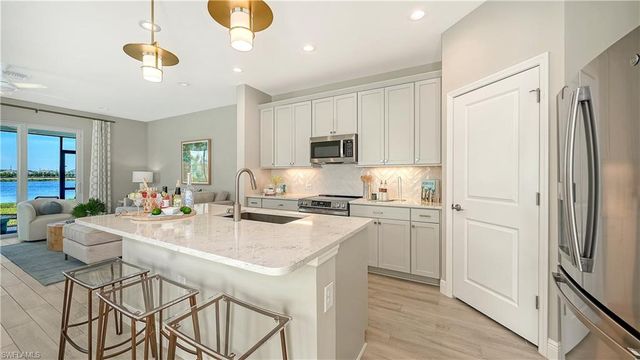 5034 Draco CIR, Naples, FL 34120