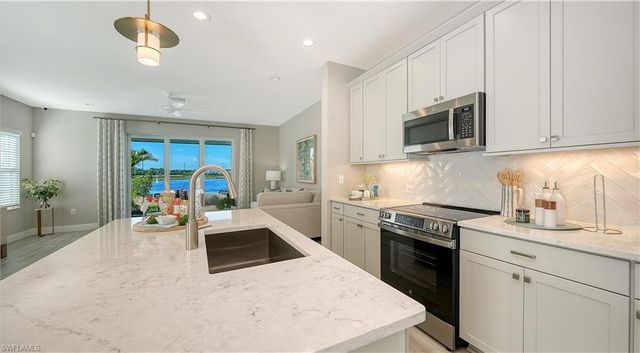 5034 Draco CIR, Naples, FL 34120